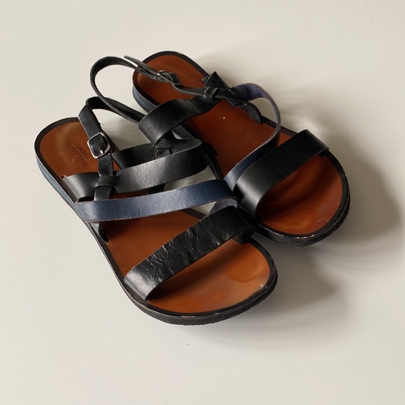Urban Outfitters Sandals - Picture 3 of 4